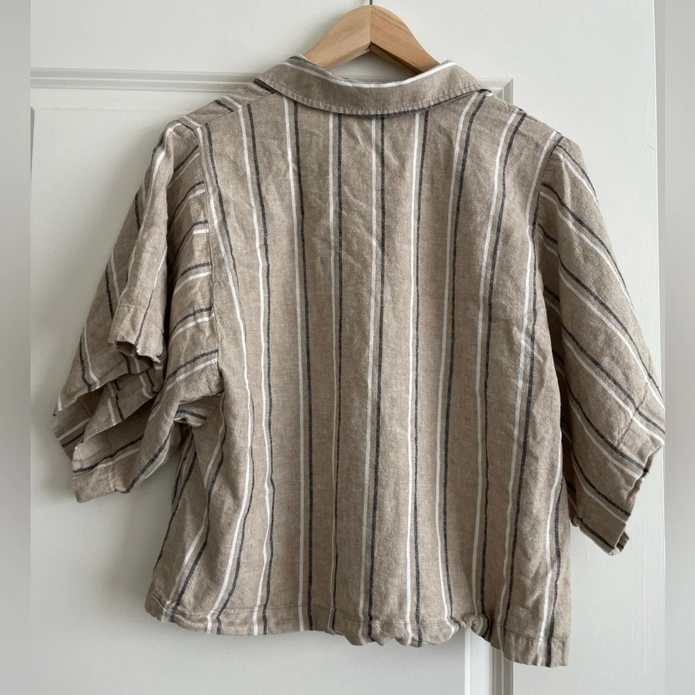 Banana Republic linen blend short sleeve button down shirt — size L - Picture 2 of 4